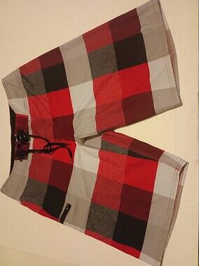 Men's Red‎ Plaid Board Shorts With Bottle Opener Sz 34
